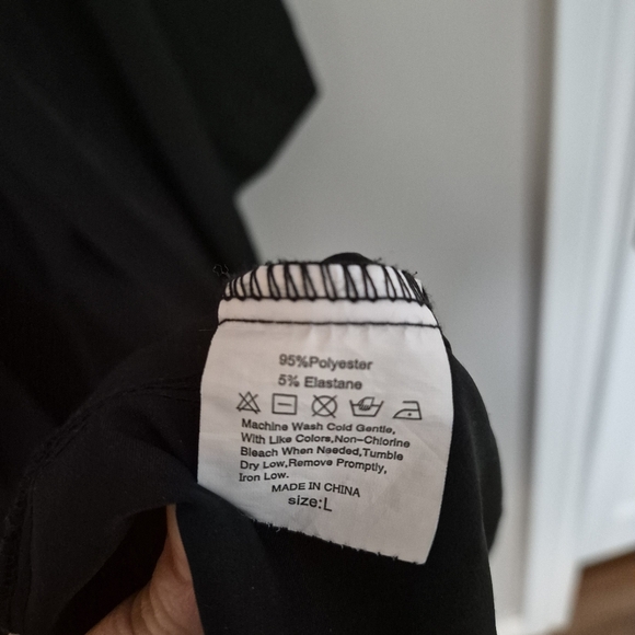 Black Silk Robe - Picture 4 of 4